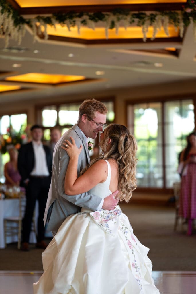 high end country club wedding in Hot Springs, AR. Editorial wedding photographer