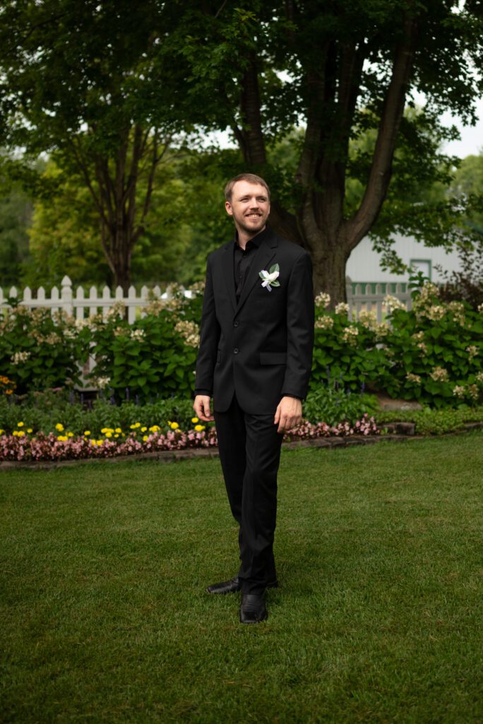 groom portraits