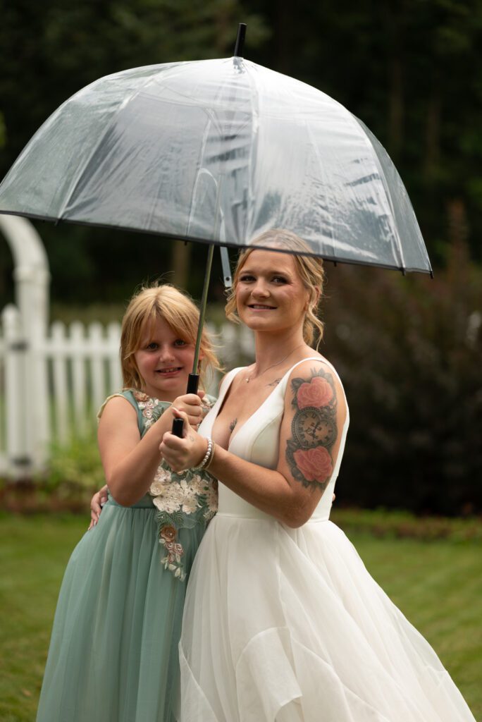 bride and daughter