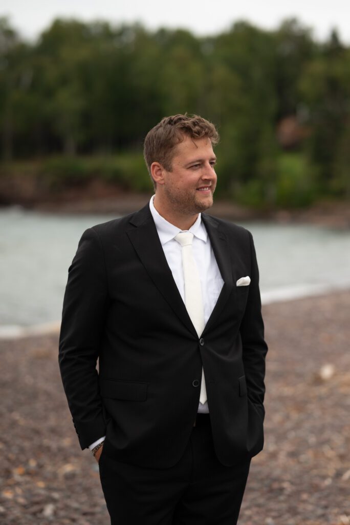 groom portrait