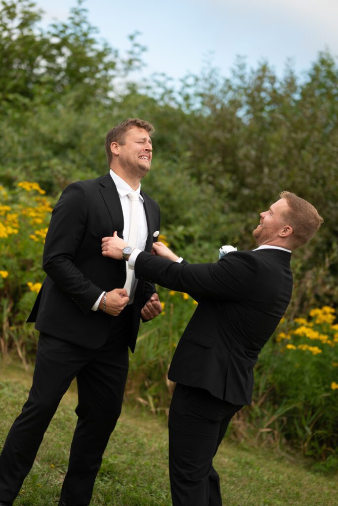 funny wedding photo idea