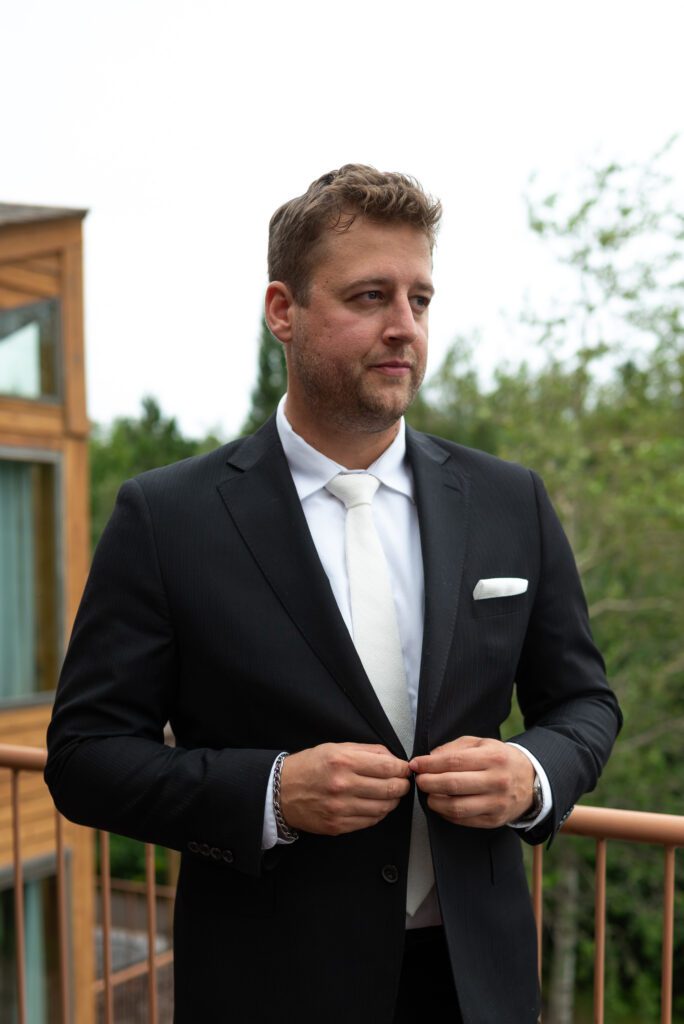 groom portrait