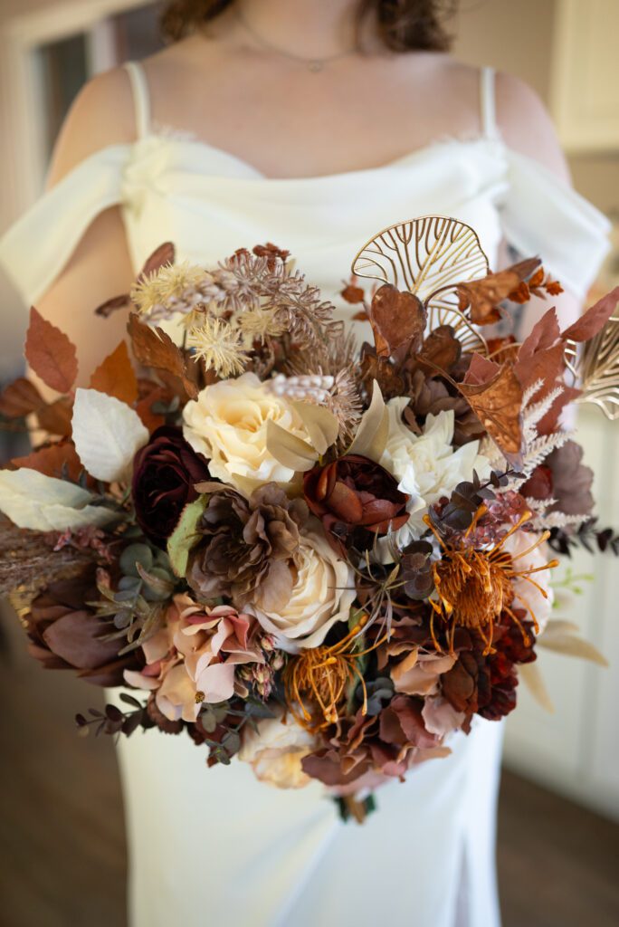 fall wedding floral for wisconsin micro wedding
