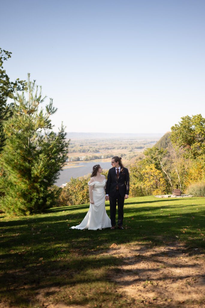 Great River Road wedding venue
