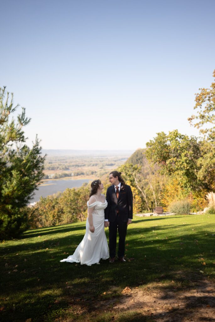 great river road wedding