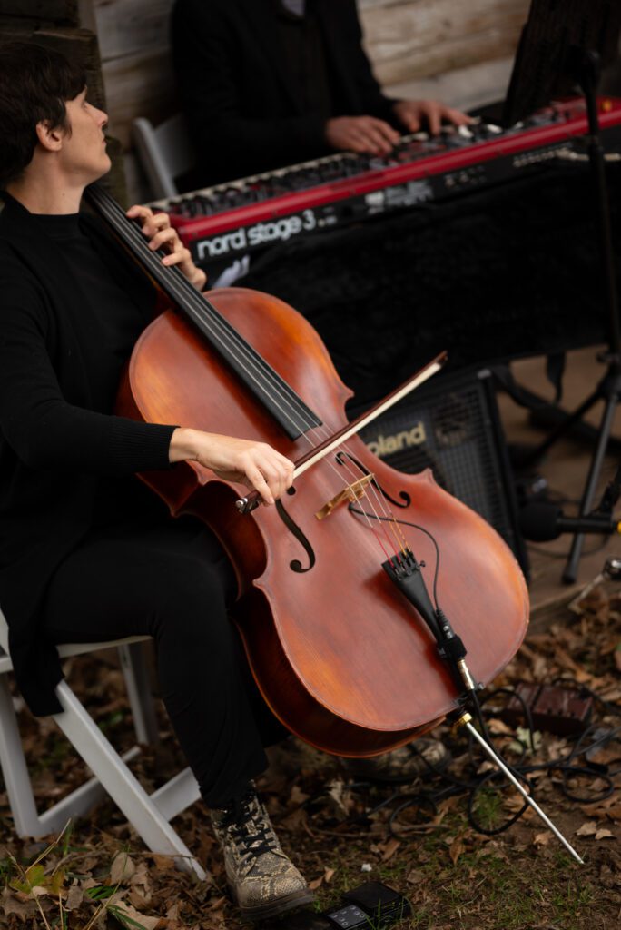 violin at wedding ceremony